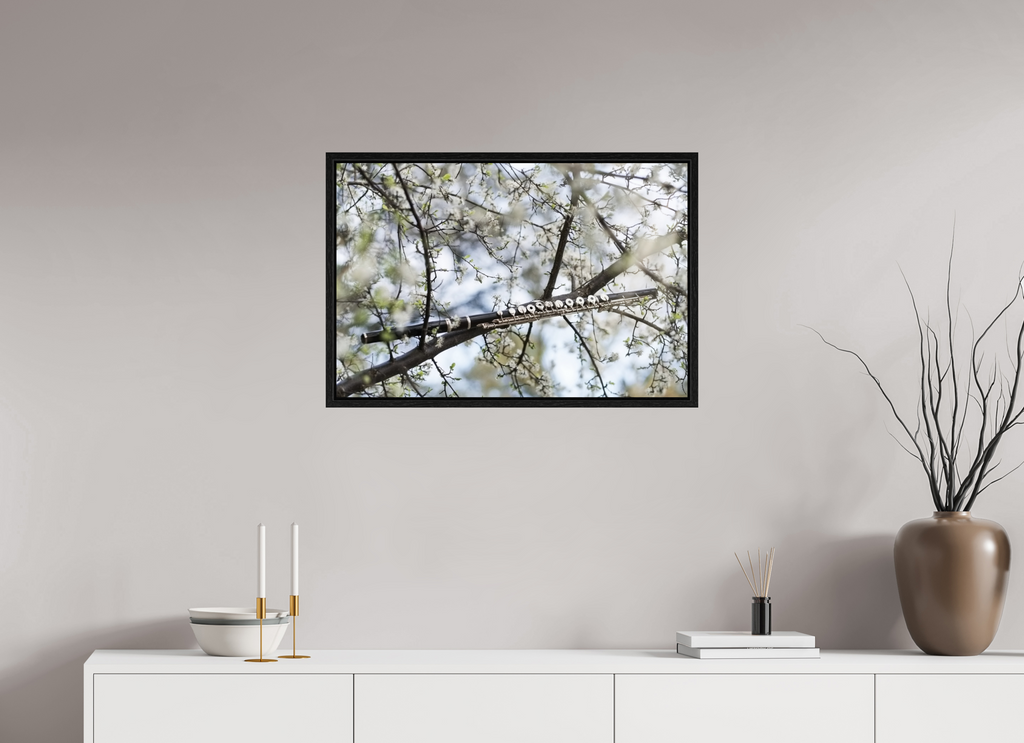 75 x 50 cm, Floater Frame Flute with white flowers.