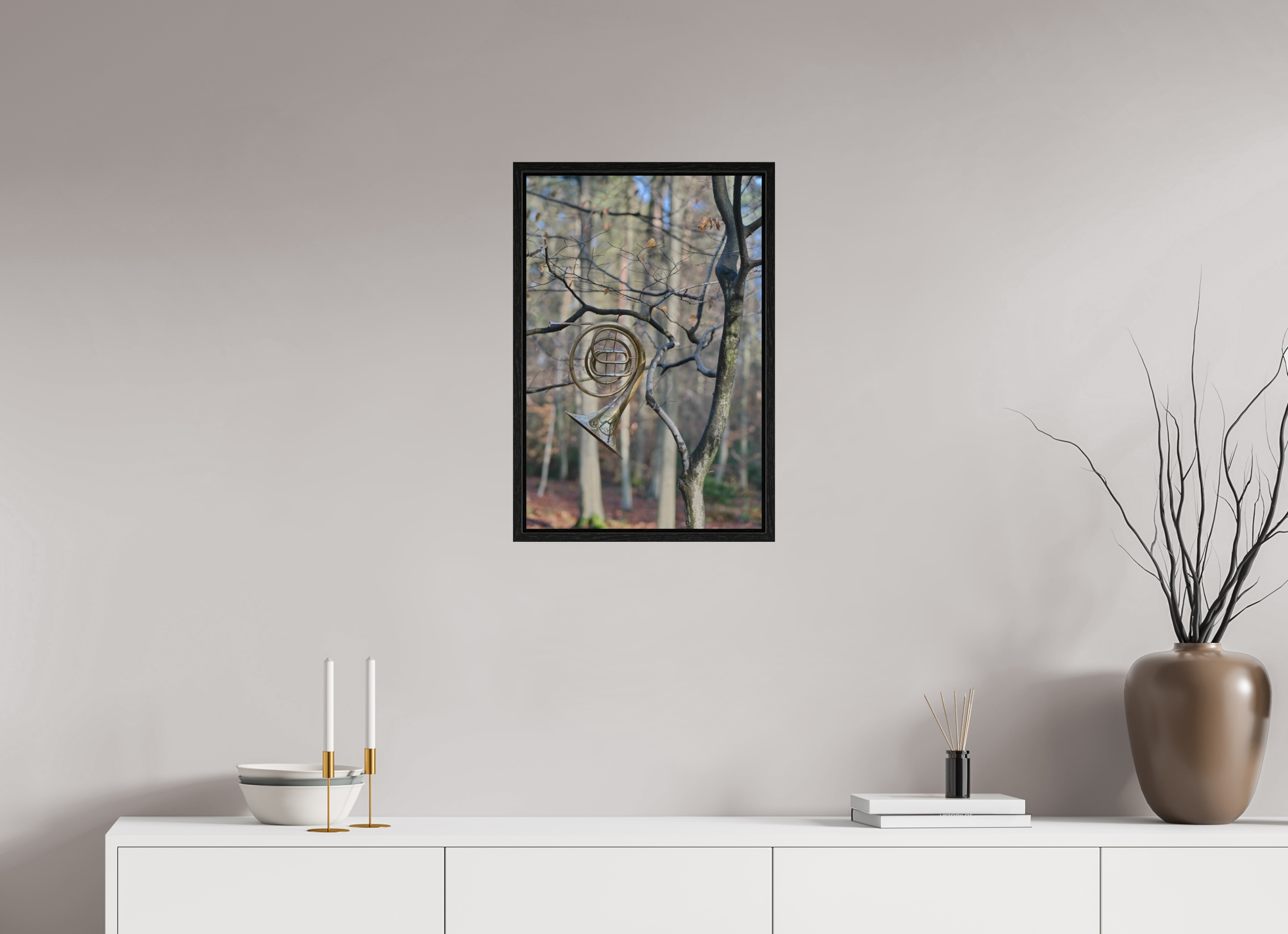 40 x 60 cm, Floater Frame A French horn in the forest